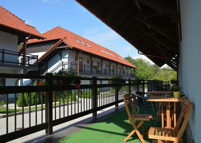 Osrodek Bojanowe Gniazdo Resort *